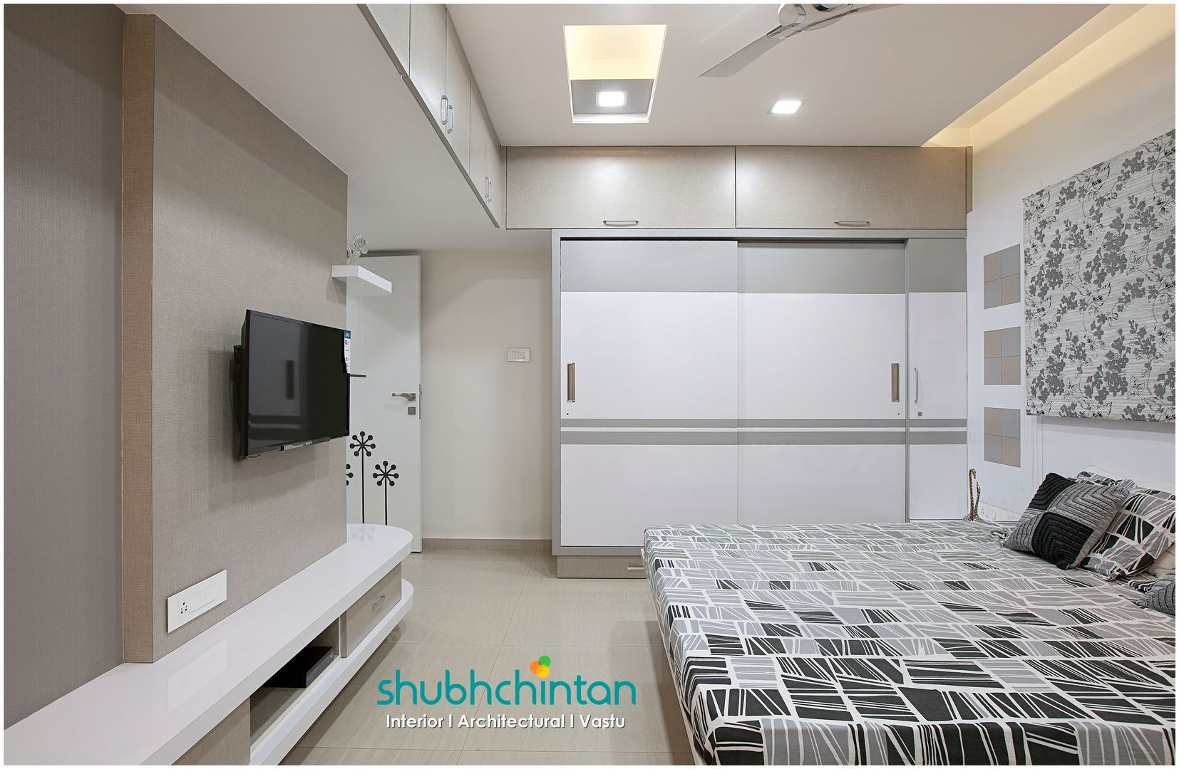 3BHK FLAT , Shubhchintan Design possibilities Shubhchintan Design possibilities Phòng ngủ phong cách hiện đại Ván ép Wardrobes & closets