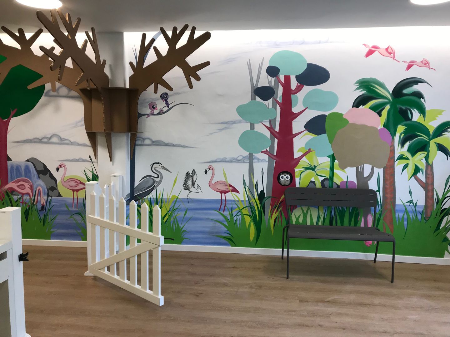 Decoración de recepción A interiorismo by Maria Andes Espacios comerciales Compuestos de madera y plástico diseño, interiorismo, diseño para niños,Escuelas