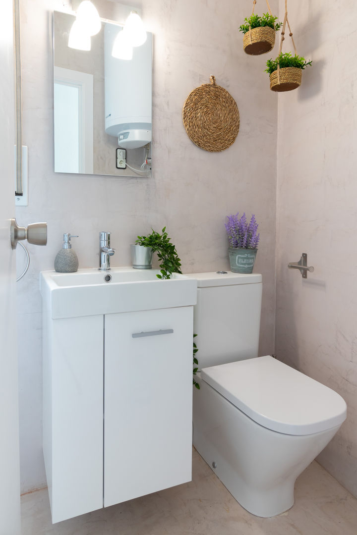 Baño pequeño Lala Decor HomeStaging & Reformas Integrales de pisos Baños modernos