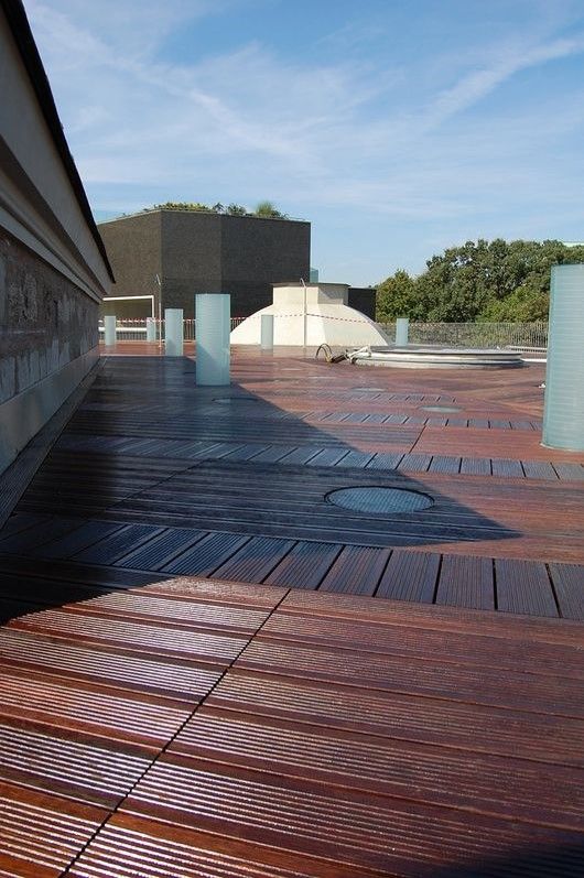 Deck para exterior en hoteles y terrazas homify Espacios comerciales Bambú Verde Galerías y espacios comerciales