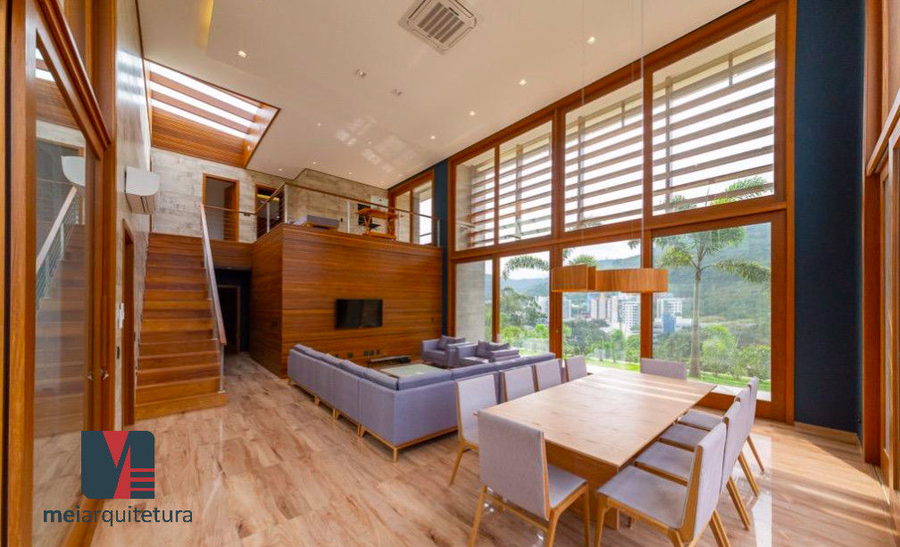 Casa de Praia Contemporânea, MEI Arquitetura e Interiores MEI Arquitetura e Interiores Modern dining room Solid Wood Multicolored