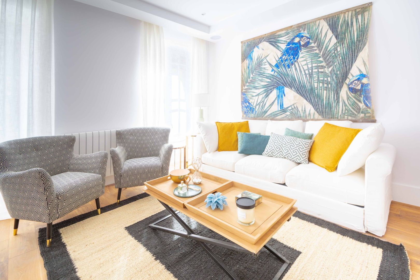 Apartamento Madrid ISOLVARO Salones de estilo clásico Fotografía de interiores