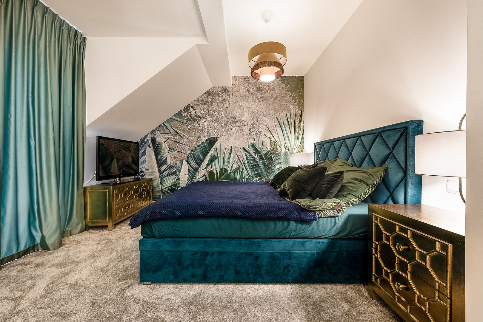 mocne barwy w sypialni livinghome wnętrza Katarzyna Sybilska Nowoczesna sypialnia