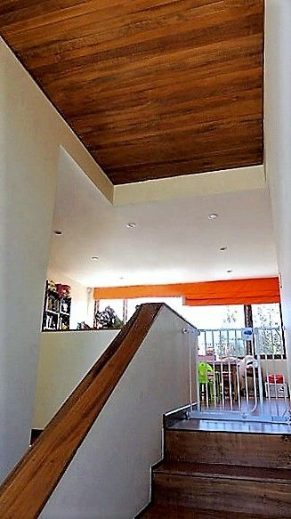 DETALLE ESCALERA Martin Rojas Arquitectos Asoc. Escaleras CIELO DE MADERA