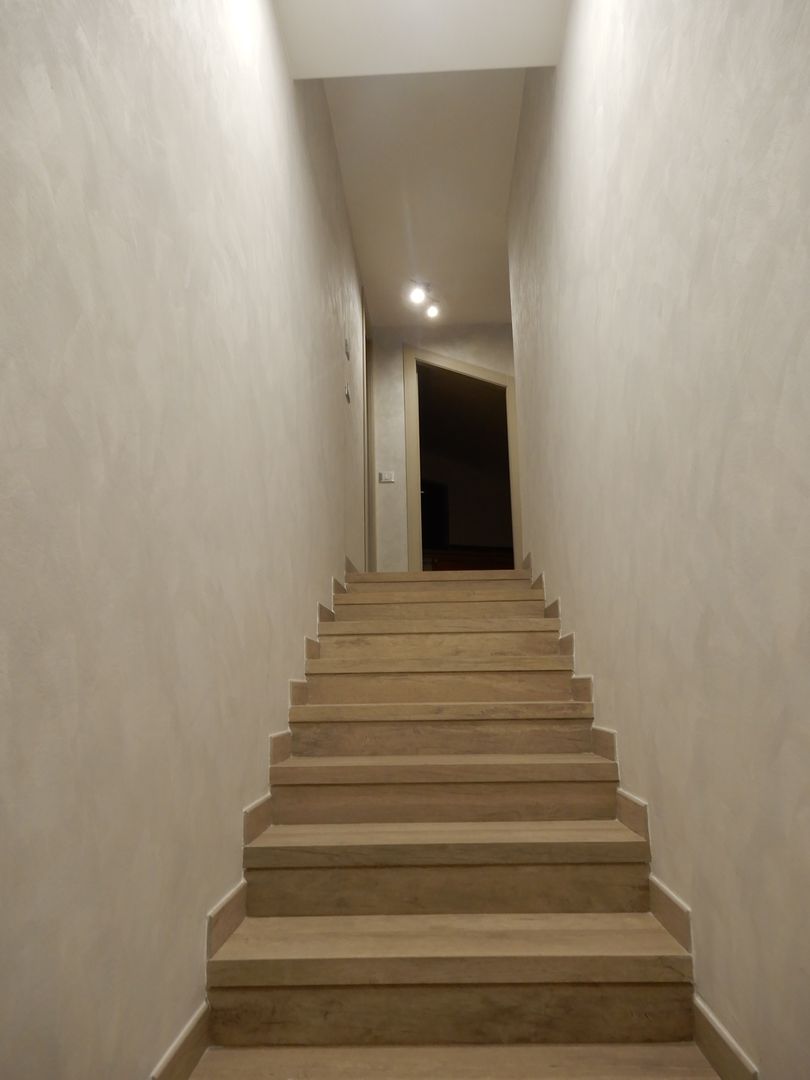 RISTRUTTURAZIONE APPARTAMENTO, Architetto Paolo Cara Architetto Paolo Cara Escalier