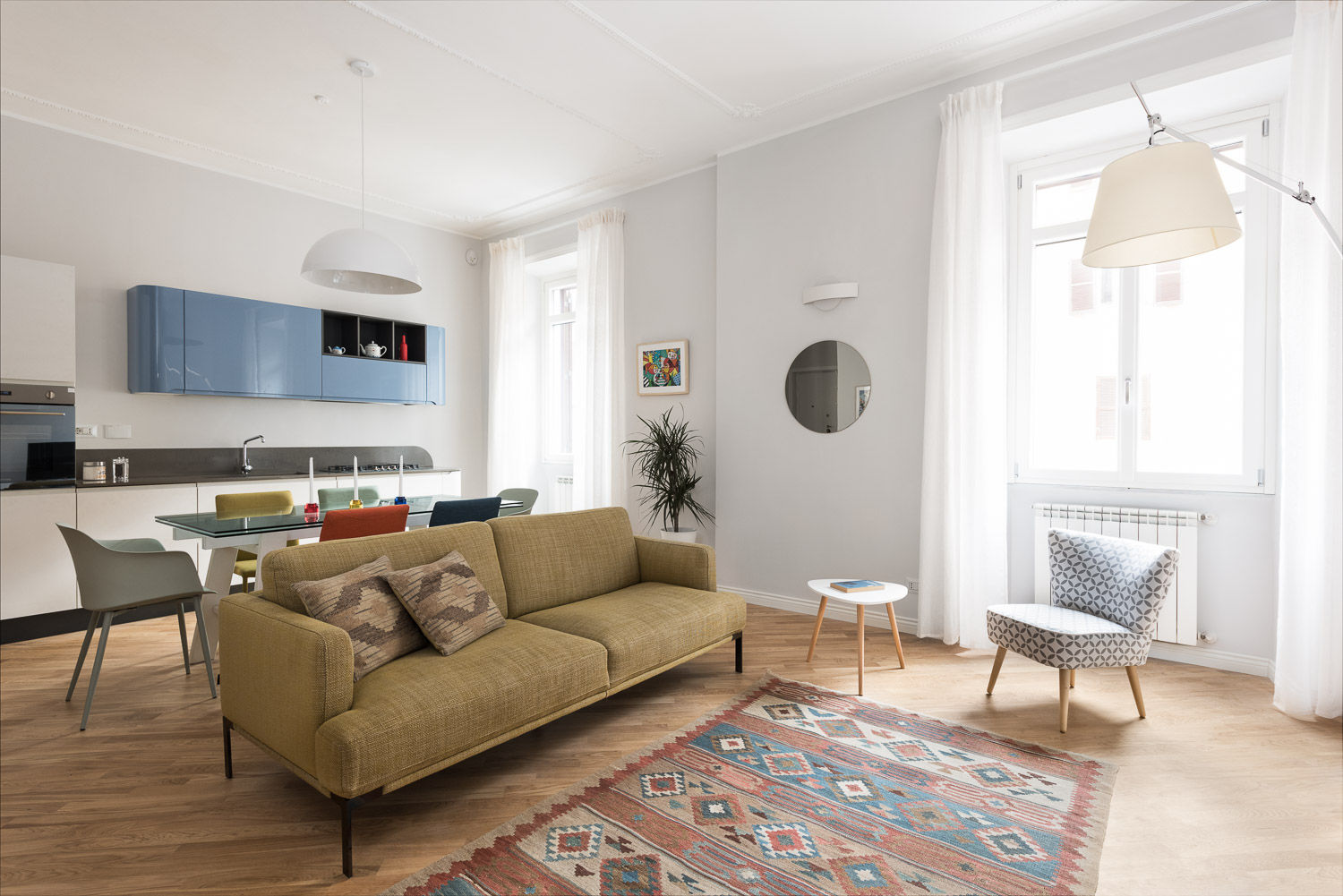 Casa MK: Arredi contemporanei e dettagli eclettici, Studio gamp! Studio gamp! Modern Living Room