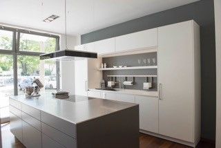 Warendorf - Die Küche Musterküche 3 - Edelstahlarbeitsplatte, Panitz Küchen und Hausgeräte GmbH Panitz Küchen und Hausgeräte GmbH Kitchen units