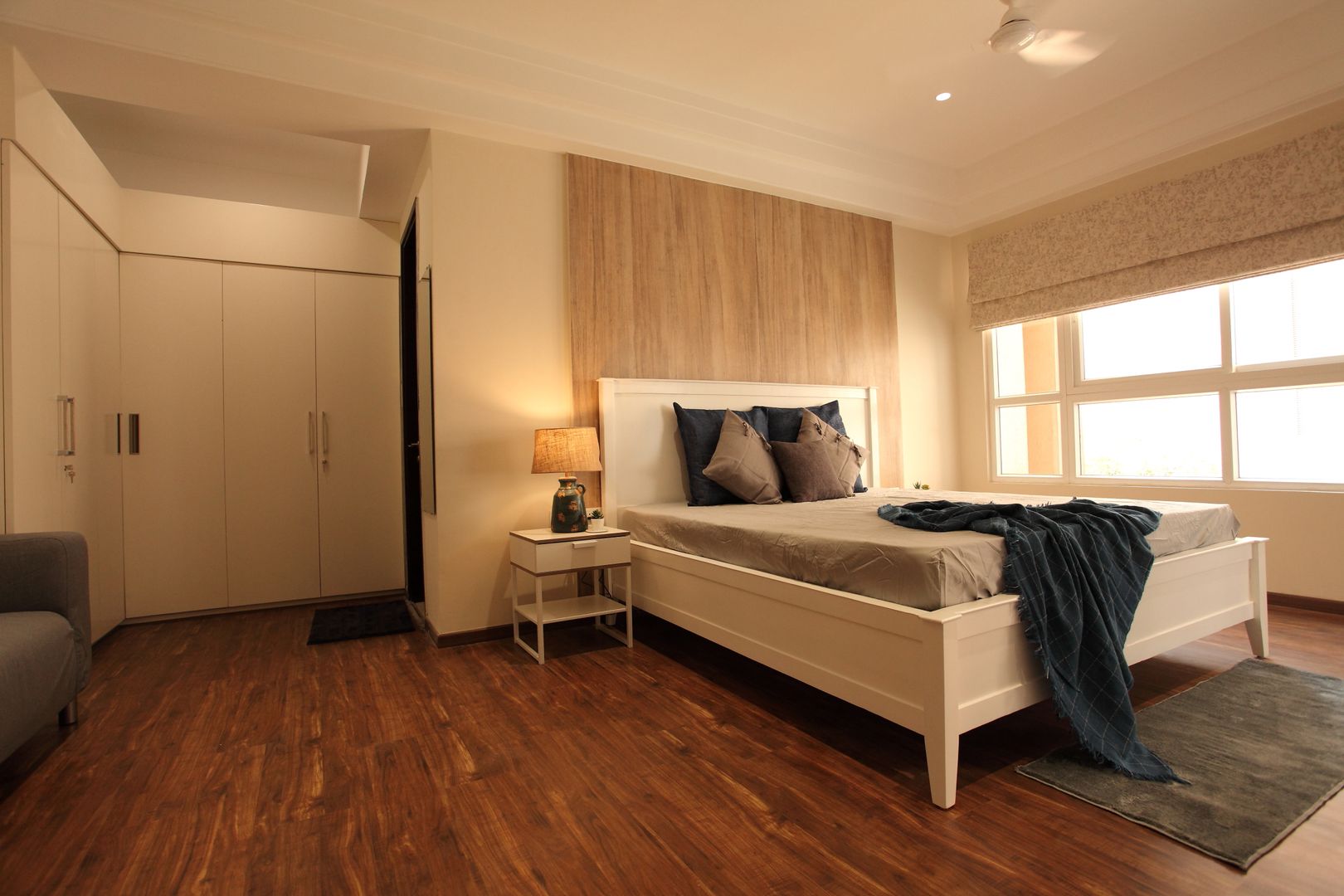 Apartment, Gachibowli, Saloni Narayankar Interiors Saloni Narayankar Interiors Phòng ngủ phong cách hiện đại Gỗ Wood effect Beds & headboards