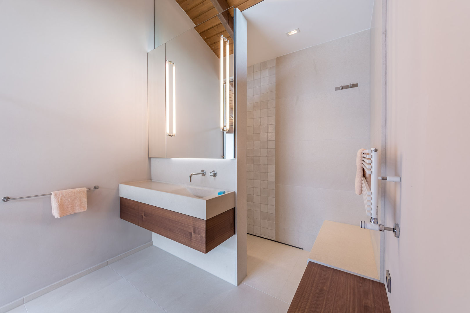 Chiemsee Vivante حمام bathroom,design,modern,lights,renovation,remodeling,bad