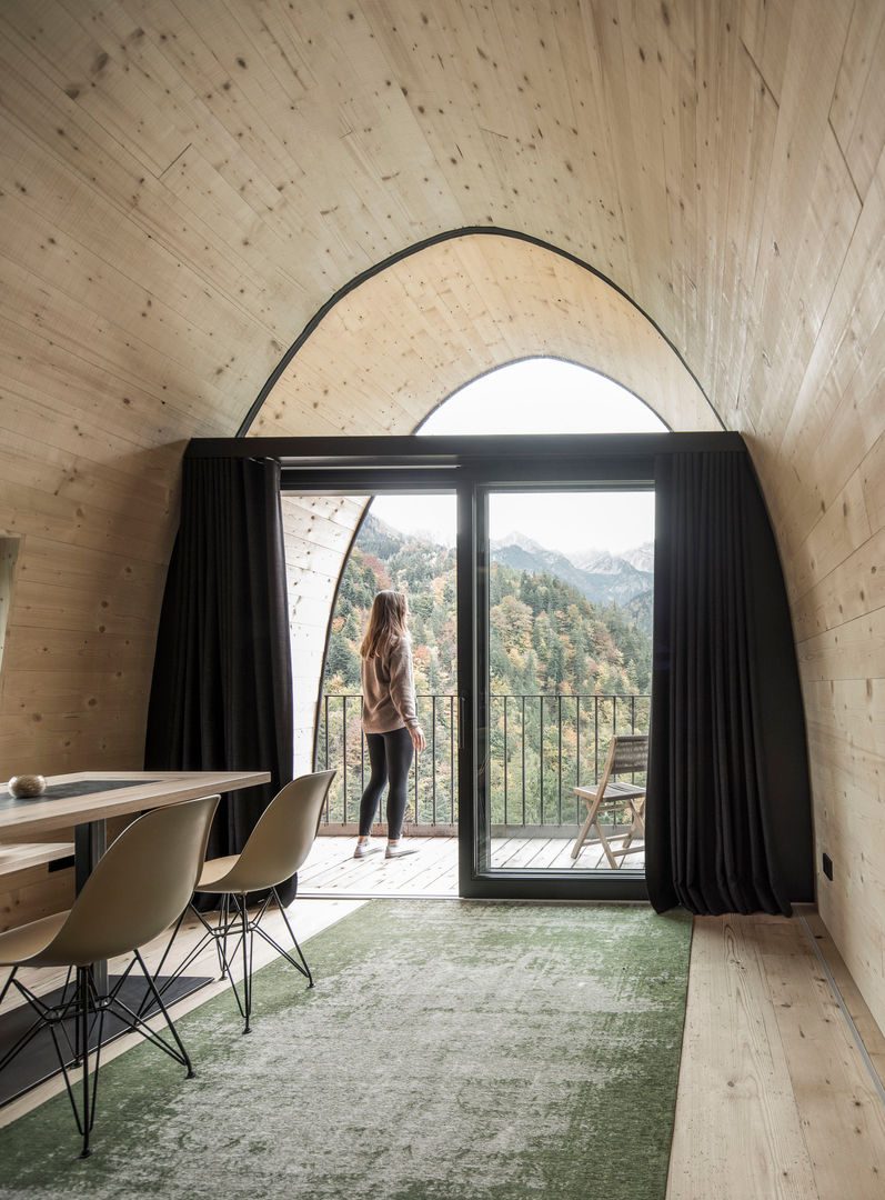 Himmelchalets - Alpencamping Nenzing , HAMMERER Architekten GmbH/SIA HAMMERER Architekten GmbH/SIA Espacios comerciales Madera Acabado en madera Hoteles