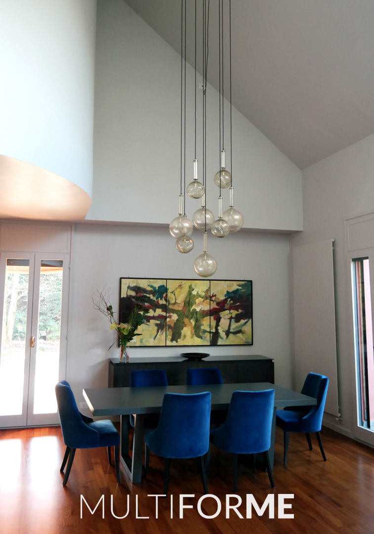 Custom chandeliers in Murano glass for a Private Flat in Milan, Italy, MULTIFORME® lighting MULTIFORME® lighting Moderne Wohnzimmer Glas Beleuchtung