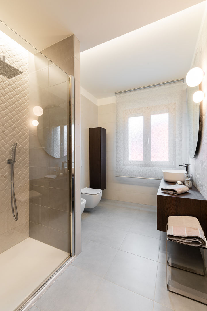 Villa nel Polesine, B+P architetti B+P architetti 現代浴室設計點子、靈感&圖片