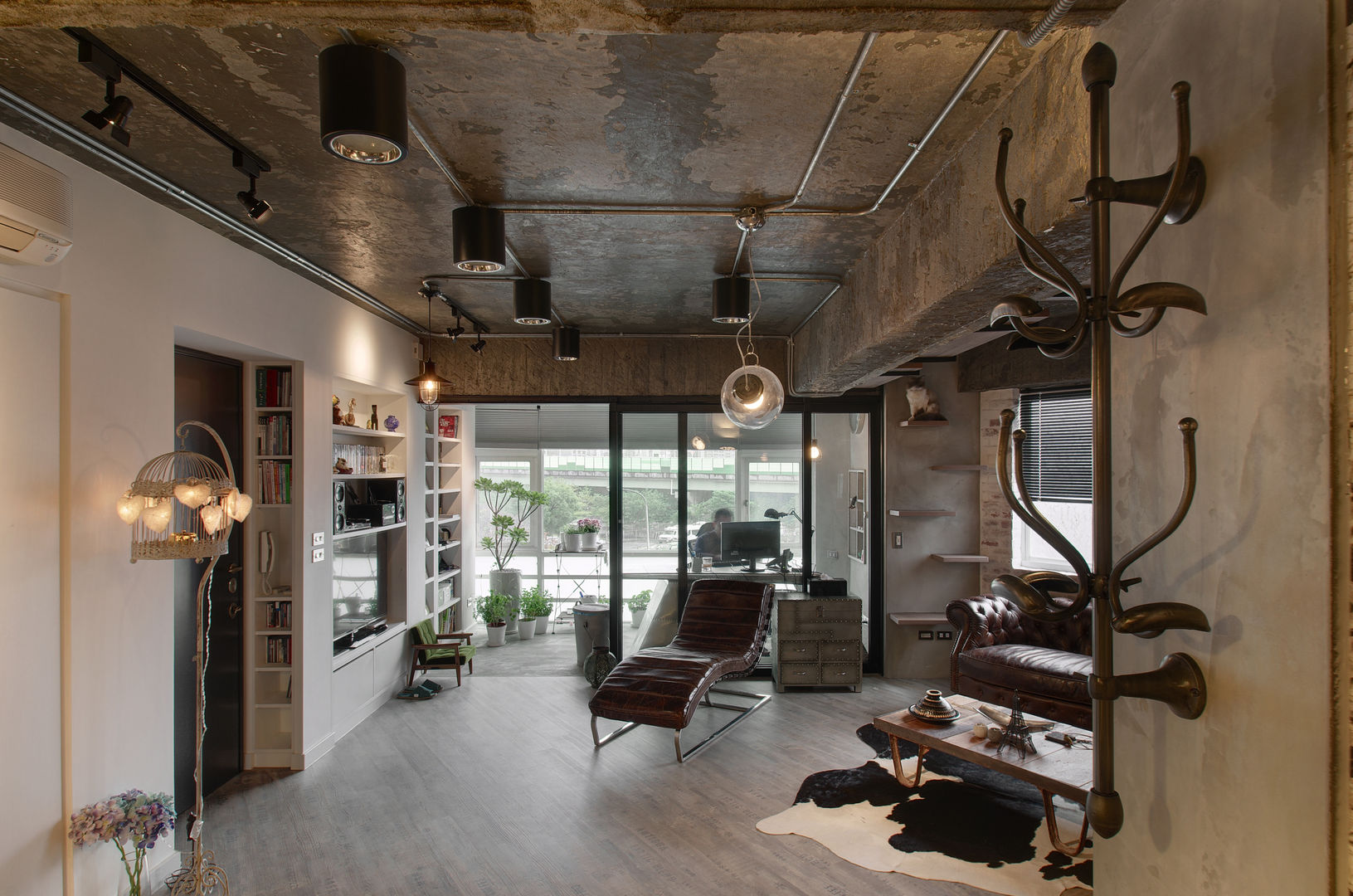 Loft 異世界, 拾雅客空間設計 拾雅客空間設計 Industrial style living room Concrete
