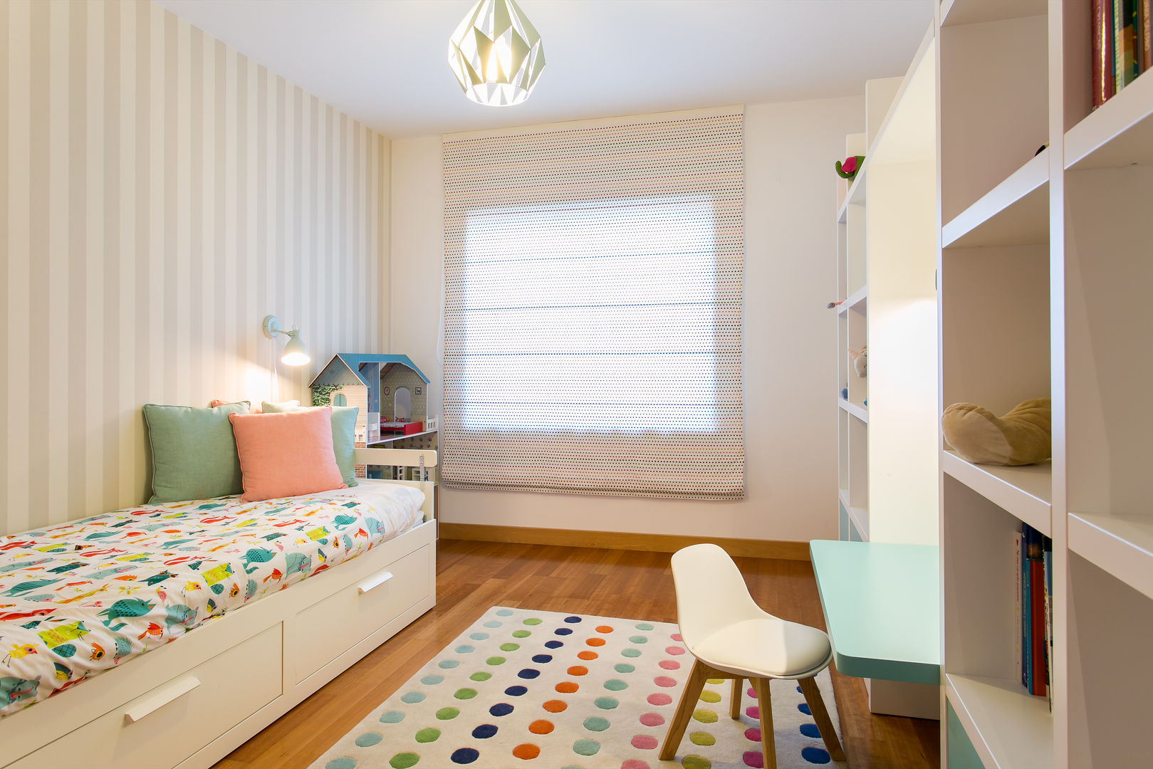 Apartamento t3 no centro de lisboa, Traço Magenta - Design de Interiores Traço Magenta - Design de Interiores Kamar Bayi/Anak Modern