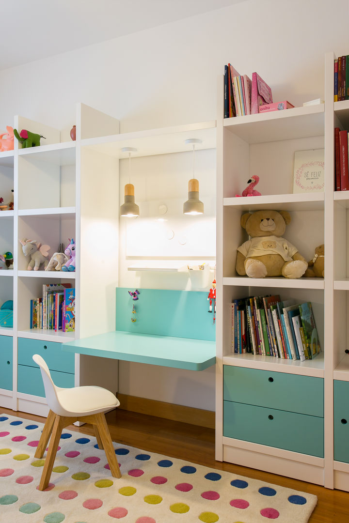 Apartamento t3 no centro de lisboa, Traço Magenta - Design de Interiores Traço Magenta - Design de Interiores Quarto infantil moderno