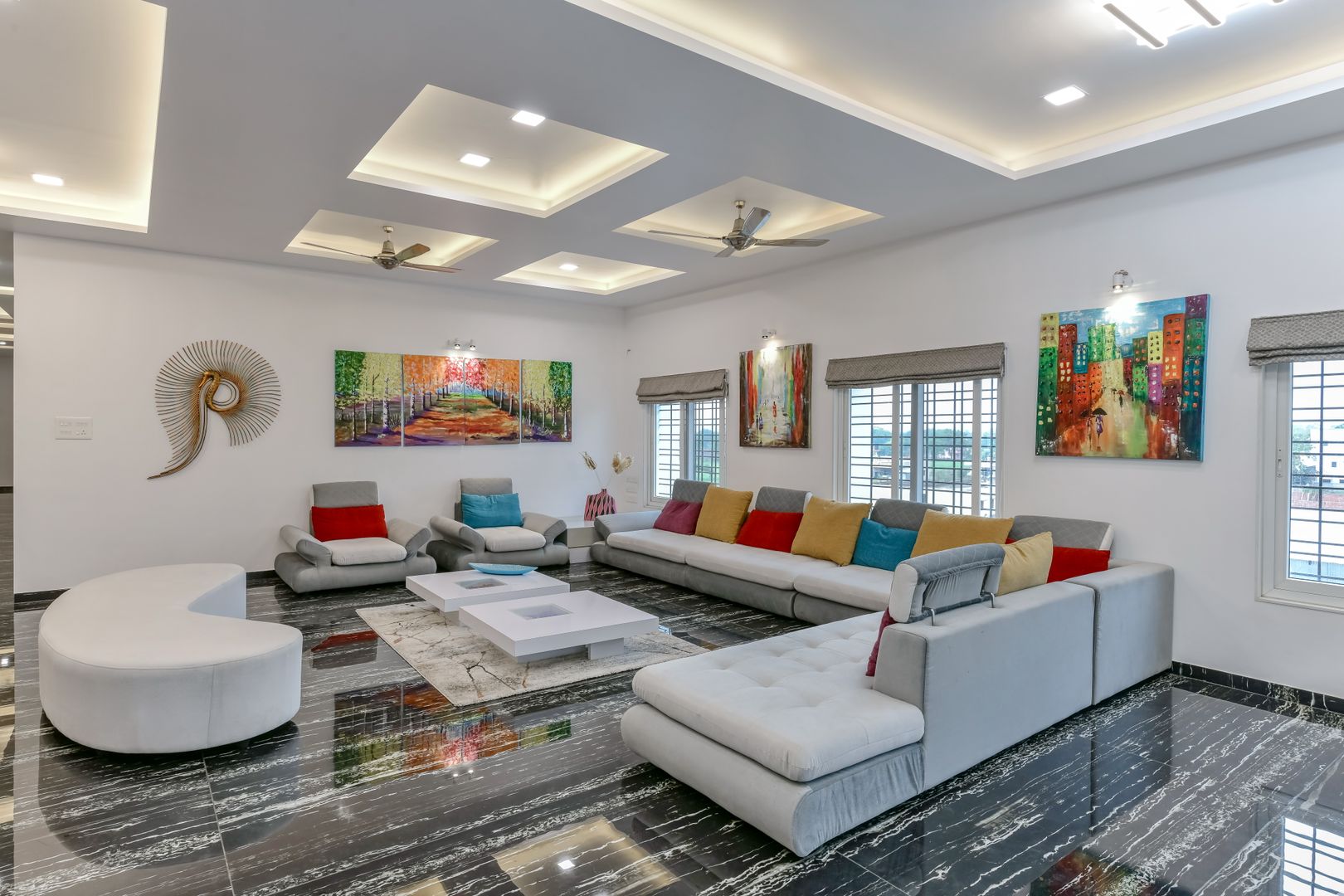 Interior at Sankeshwar, Karnataka, A B Design Studio A B Design Studio غرفة المعيشة