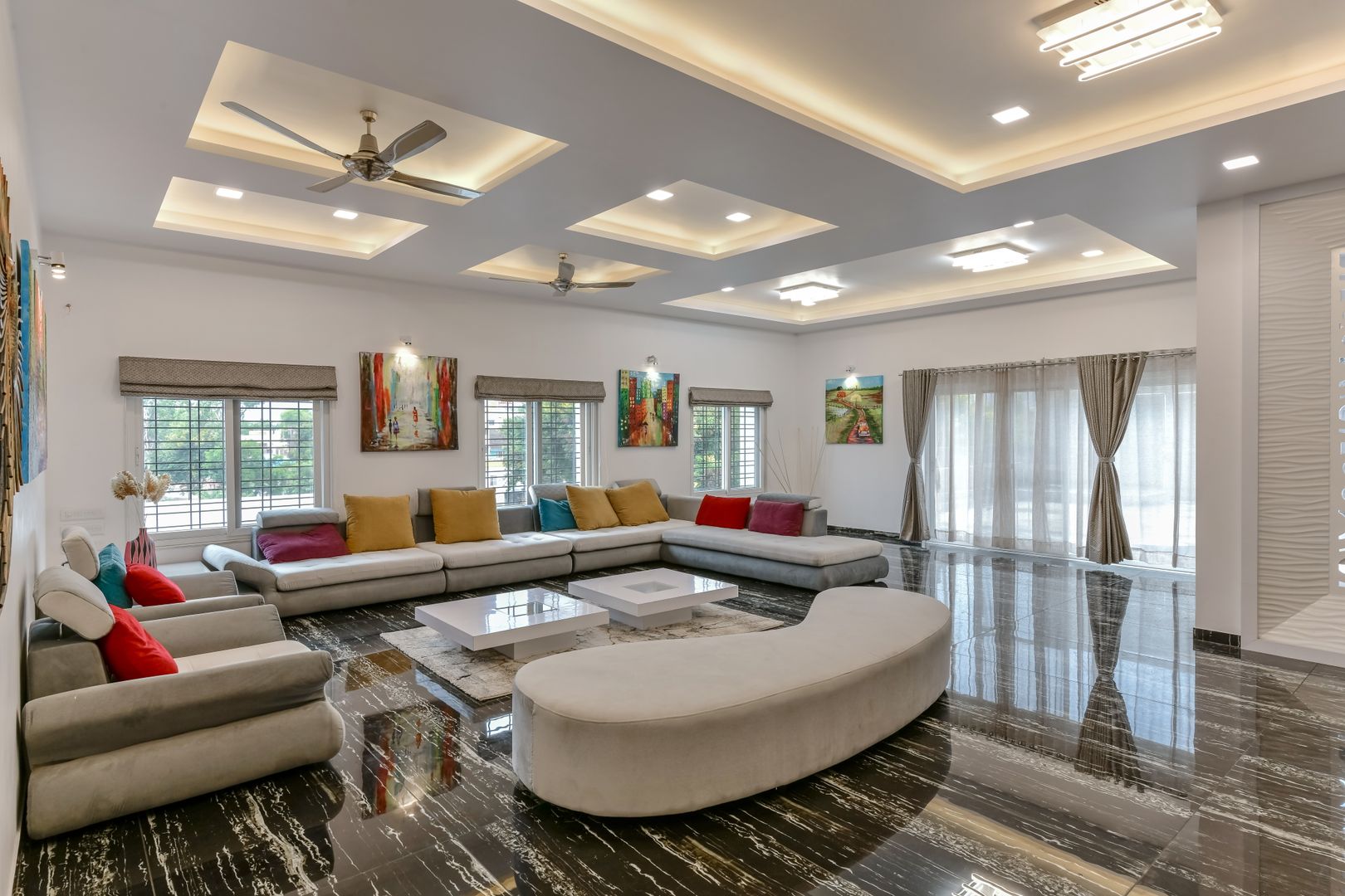 Interior at Sankeshwar, Karnataka, A B Design Studio A B Design Studio غرفة المعيشة