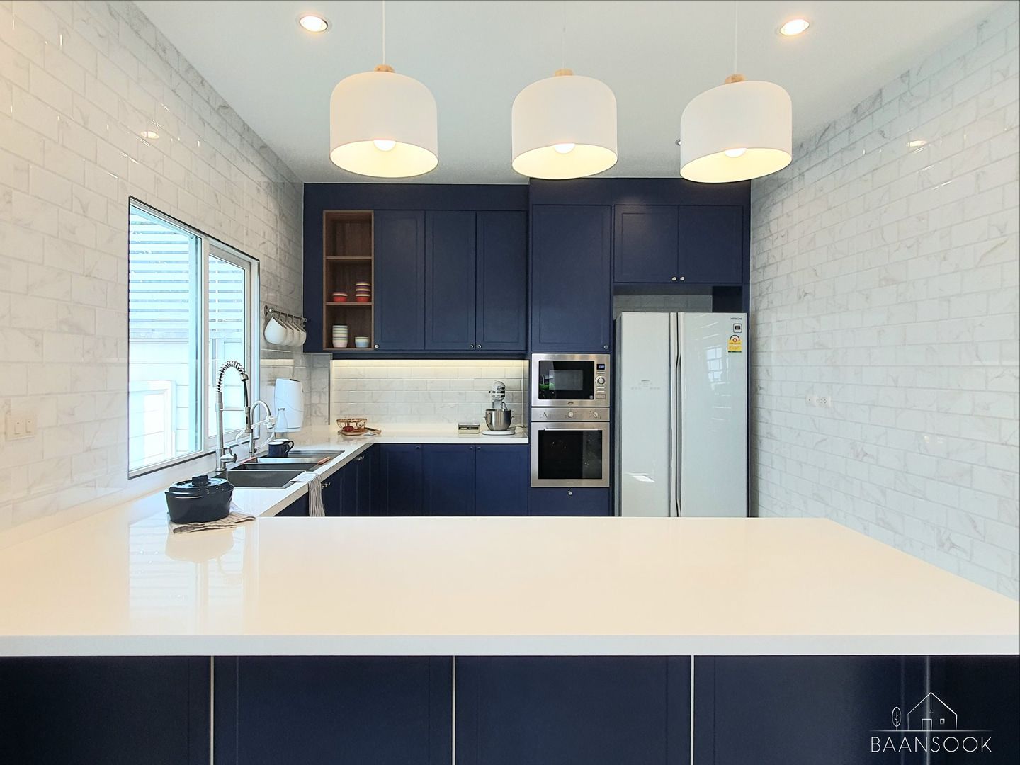 ชุดครัว สี Midnight Blue, BAANSOOK Design & Living Co., Ltd. BAANSOOK Design & Living Co., Ltd. Vườn nội thất Interior landscaping