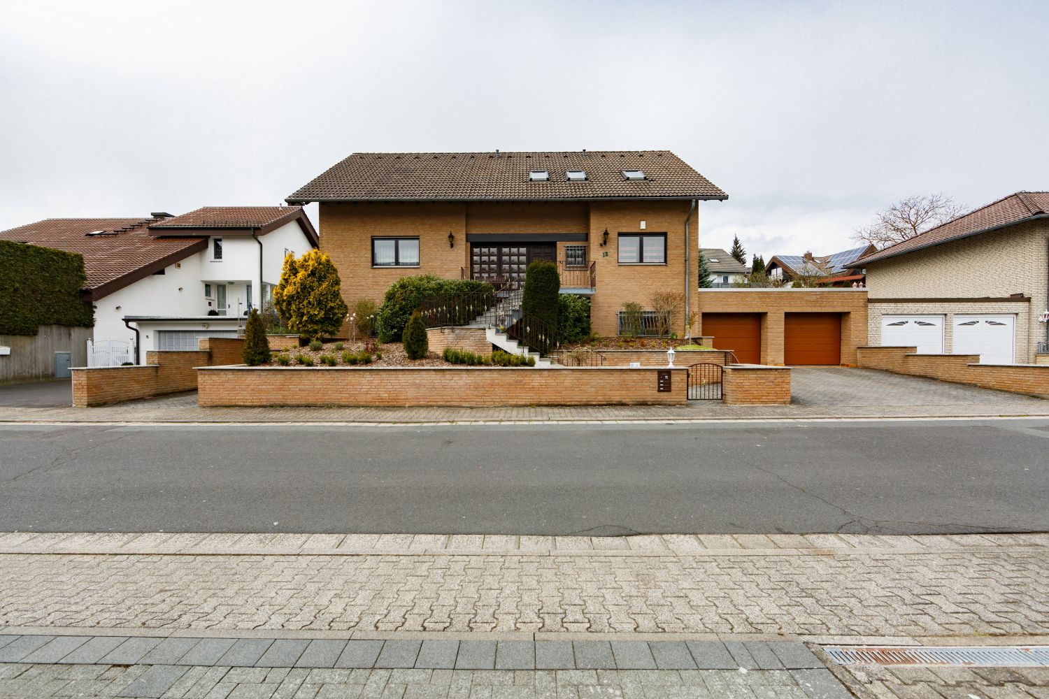 Verkauf von einem Zweifamilienhaus in Taunusstein, WITA Immobilien WITA Immobilien Casas unifamilares