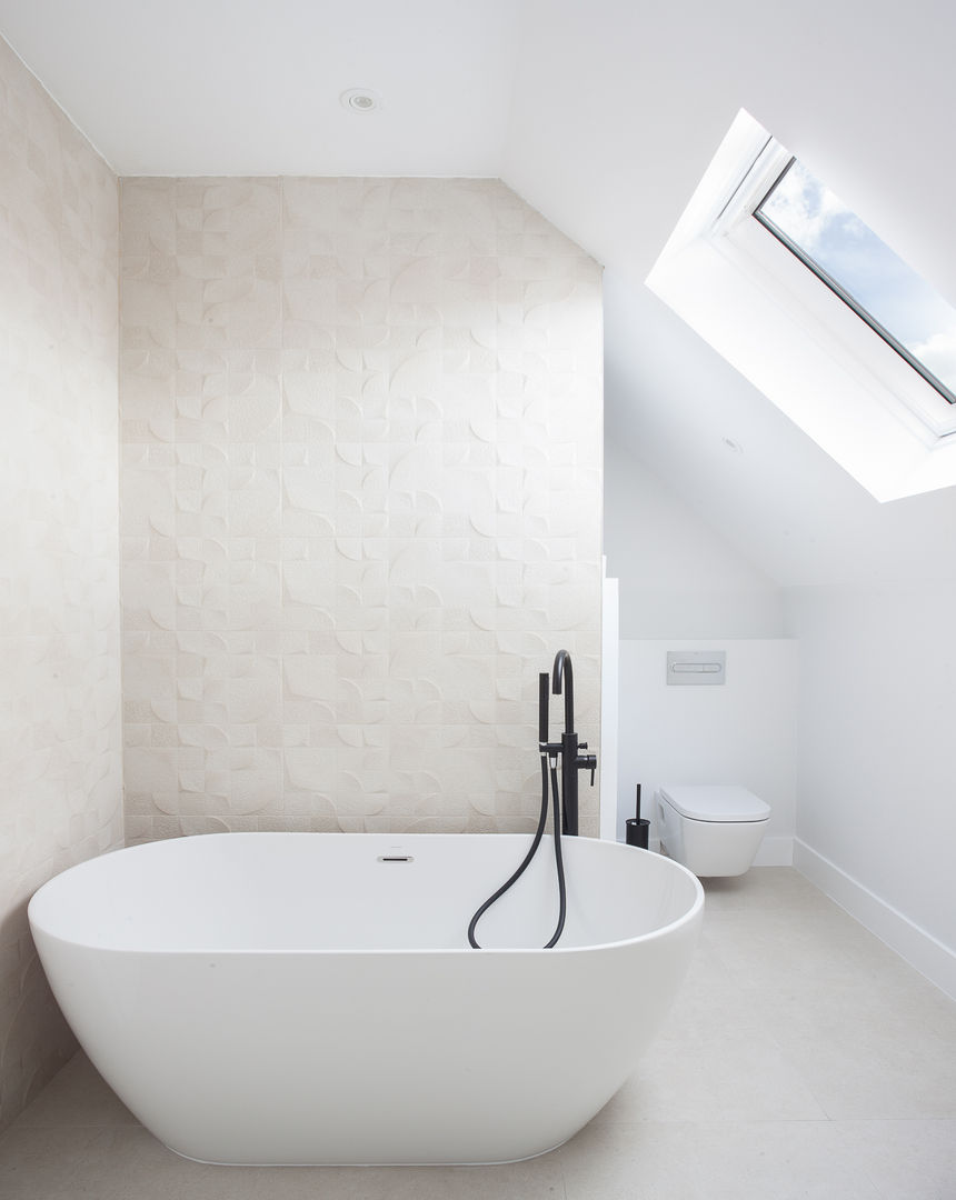 Diseño baño con bañera exenta homify Baños de estilo moderno
