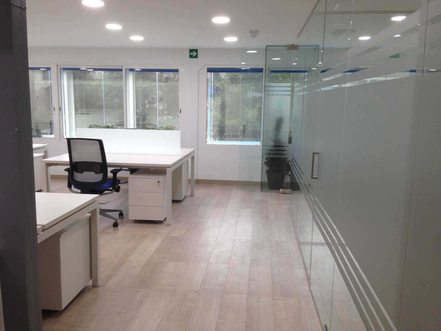 REFORMA DE OFICINAS EN NAVE INDUSTRIAL EXISTENTE, OCTANS AECO OCTANS AECO مكتب عمل أو دراسة