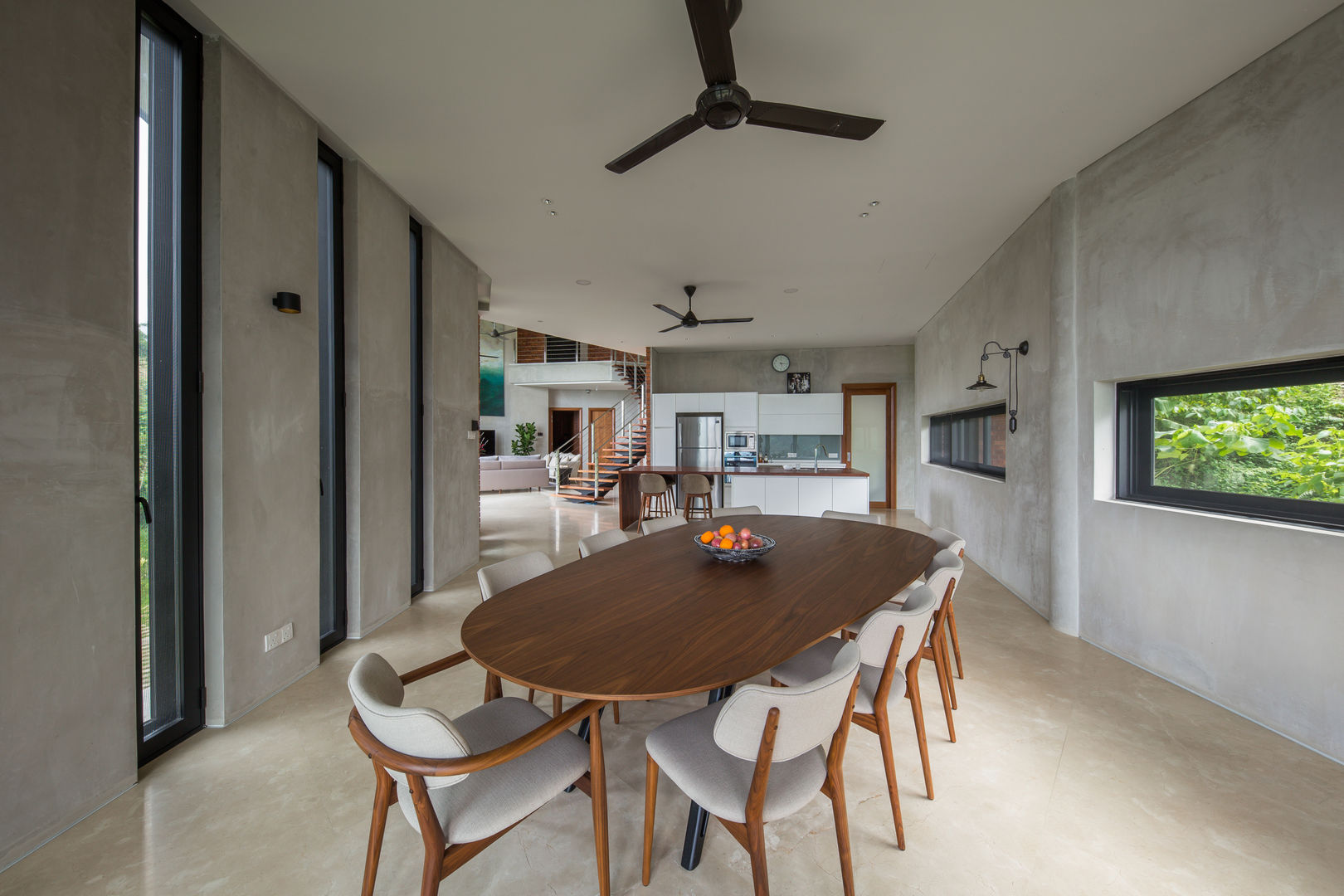 Jandabaik Bungalow - Sustainable House Design, MJ Kanny Architect MJ Kanny Architect Sala da pranzo in stile tropicale