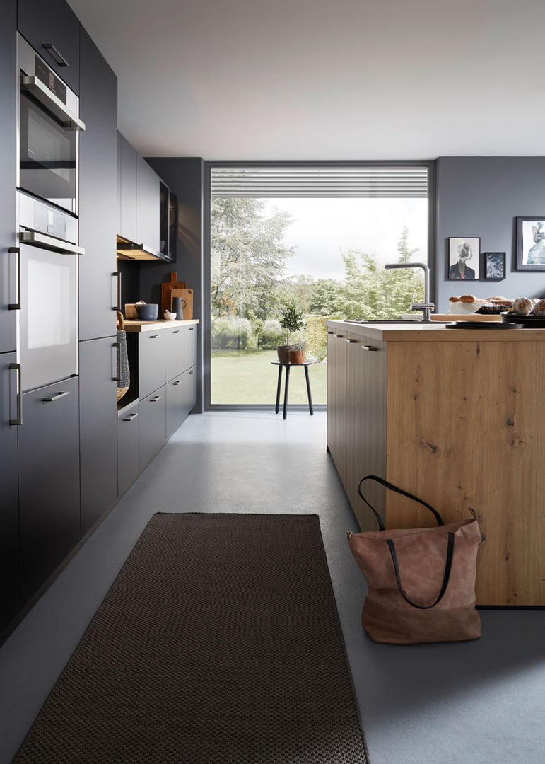 Design-Küche von Contur mit Kochinsel, Spitzhüttl Home Company Spitzhüttl Home Company Modern kitchen