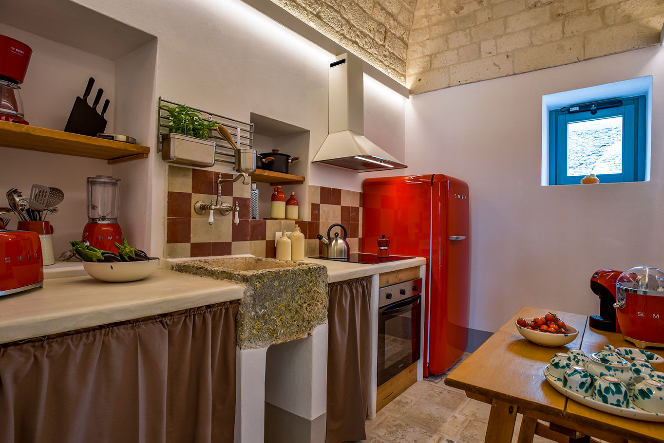 Borgo Aratico, Architetto Floriana Errico Architetto Floriana Errico Built-in kitchens