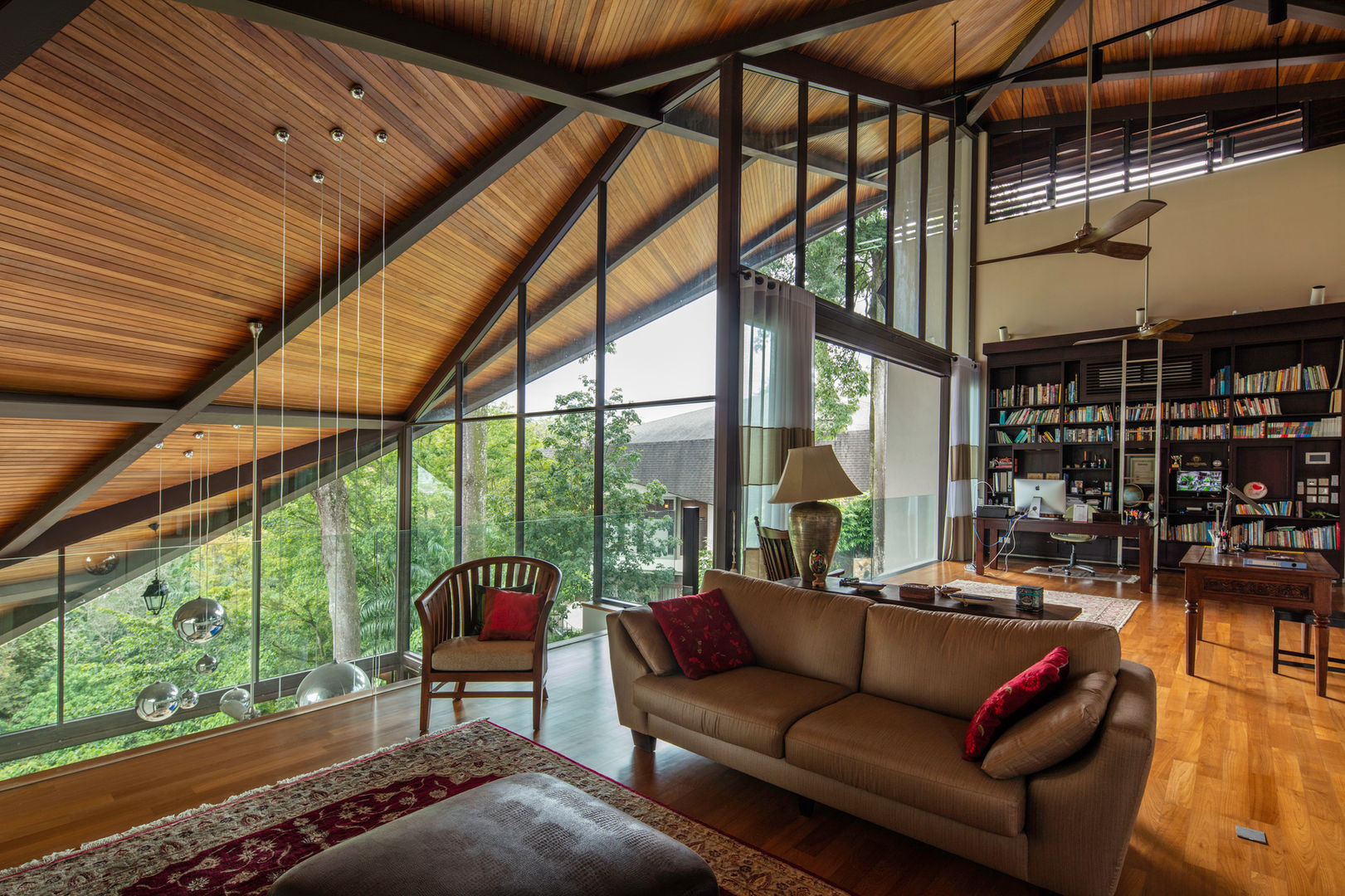 Canopy House - Kuala Lumpur, MJ Kanny Architect MJ Kanny Architect トロピカルデザインの リビング