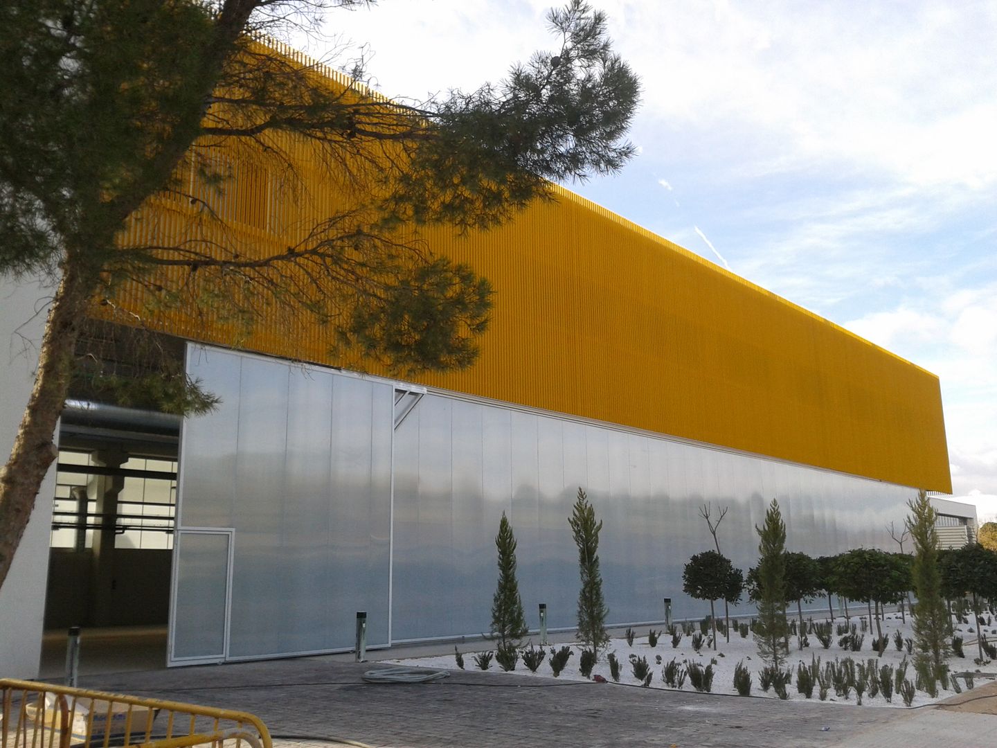 OBRA NUEVA: Edificio de Oficinas y laboratorios para centro de desarrollo de nuevos materiales plásticos para instituto tecnológico, OCTANS AECO OCTANS AECO Houses