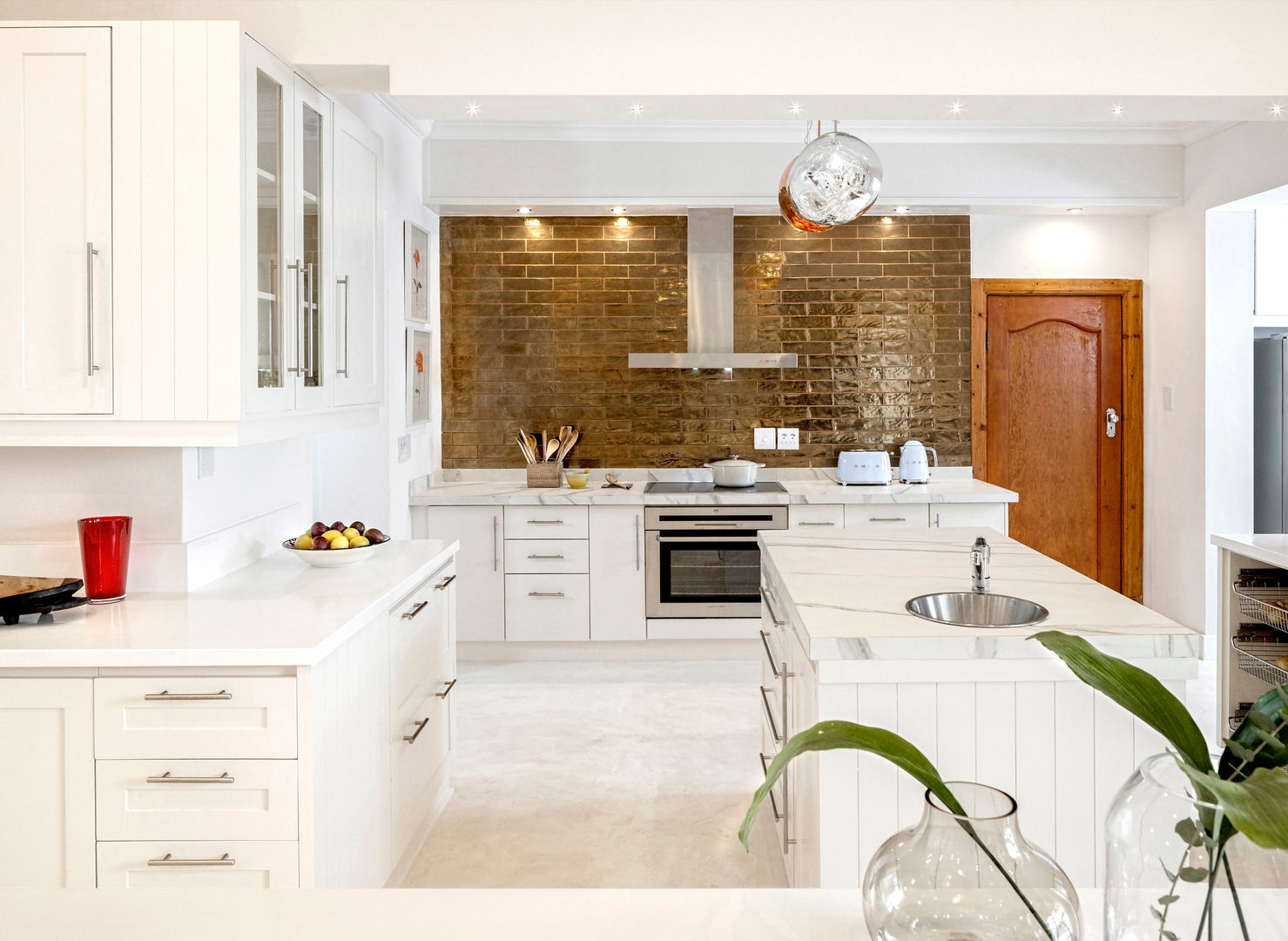 High-end Kitchen Renovation in Houghton, Deborah Garth Interior Design International (Pty)Ltd Deborah Garth Interior Design International (Pty)Ltd Cocinas de estilo moderno