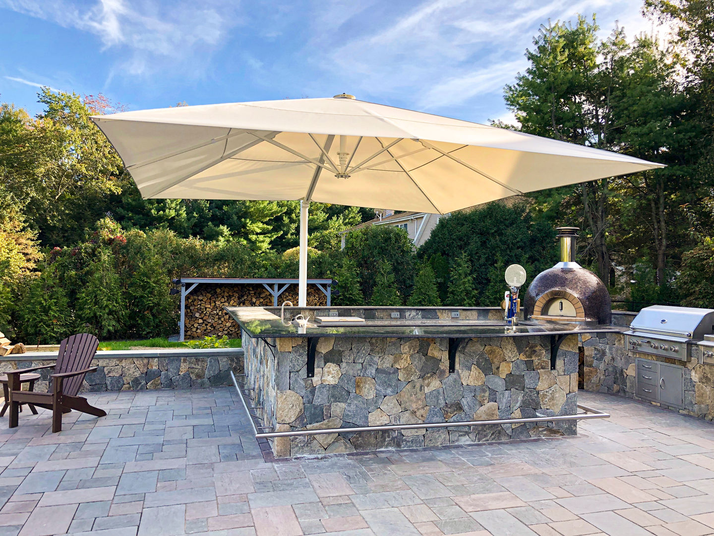 Freiarmschirm Typ FX - Cantilever Umbrella Type FX, Uhlmann Sonnenschirme GmbH & Co. KG Uhlmann Sonnenschirme GmbH & Co. KG Modern Garden Accessories & decoration