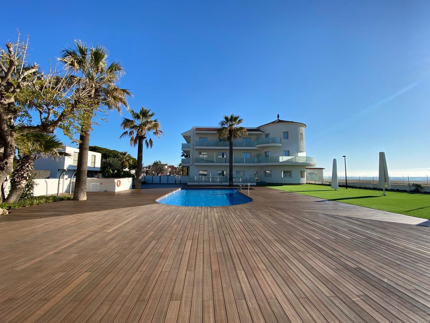 Exterpark Tech Cube Ipe Hotel Playafels Castelldefels – Spagna Exterpark Spazi commerciali Legno composito Trasparente Decking, pavimenti per esterni, pavimenti in legno composito, pavimenti in WPC, WPC,,Hotel