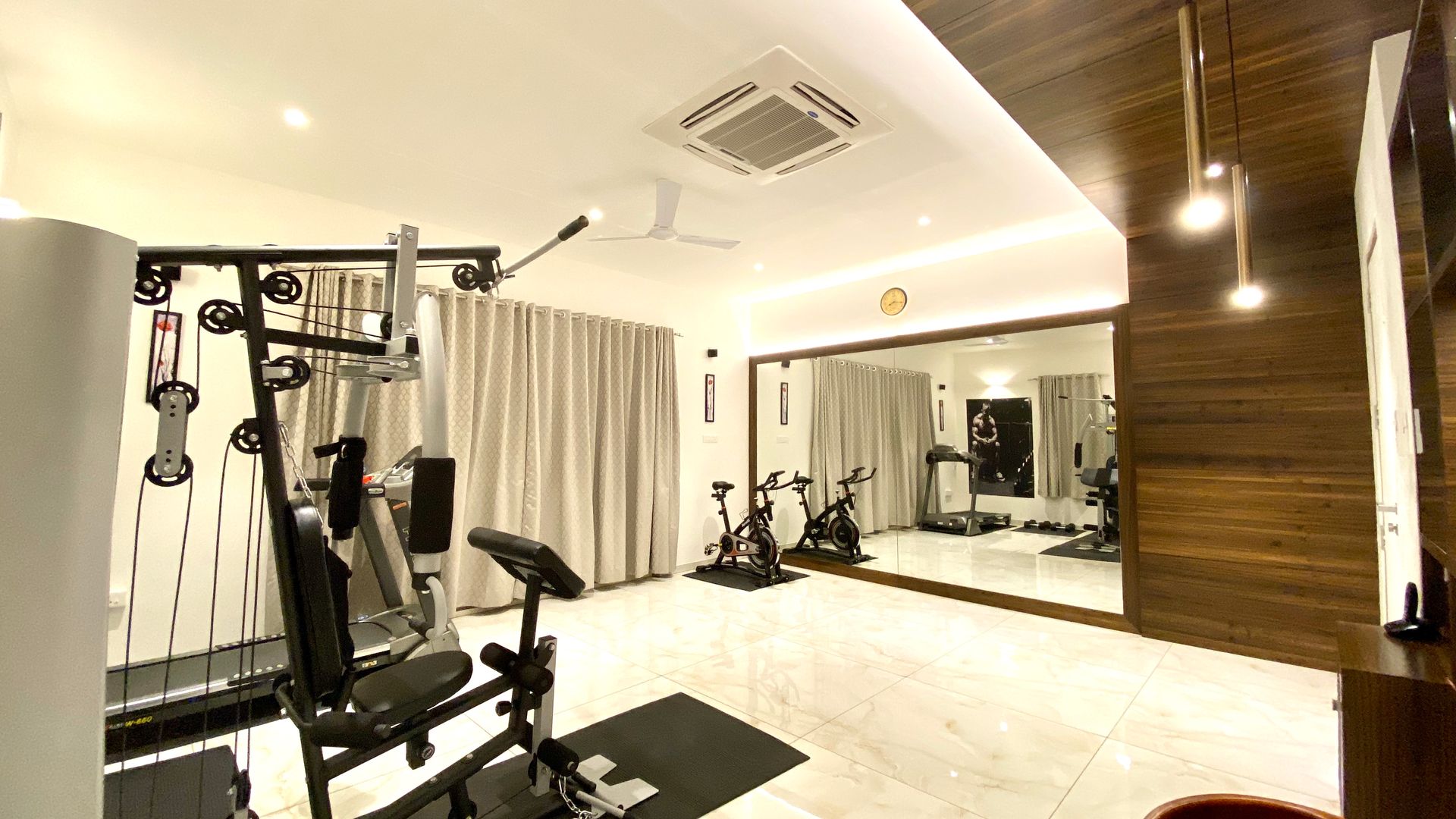 Bungalow for Dr. Shashidhar Kattimani at Ghatprabha, Karnataka, A B Design Studio A B Design Studio Eclectic style gym