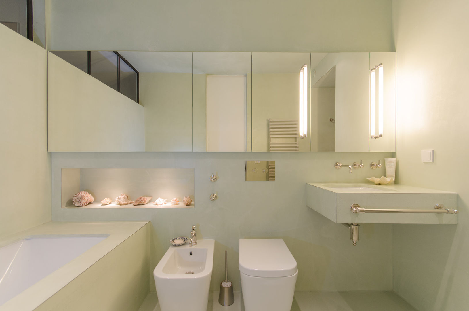 Fresh Mint Aura Vivante Modern bathroom bathroom,design,modern,lights,renovation,remodeling,badezimmer