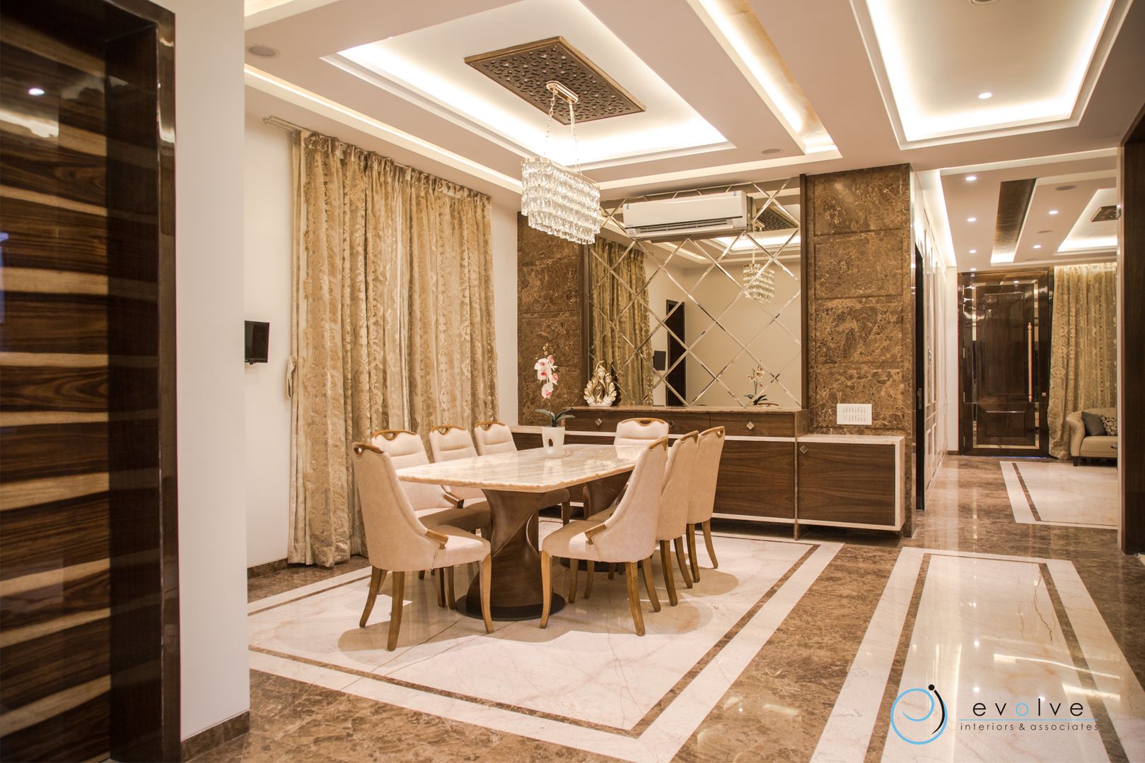 Bungalow project, Evolve Interiors & Associates Evolve Interiors & Associates Ruang Makan Klasik Marmer