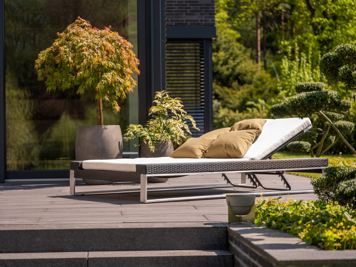 Grosszügiges Haus mit weitläufigem Garten, Fotograf Fotograf Balcone, Veranda & Terrazza in stile moderno