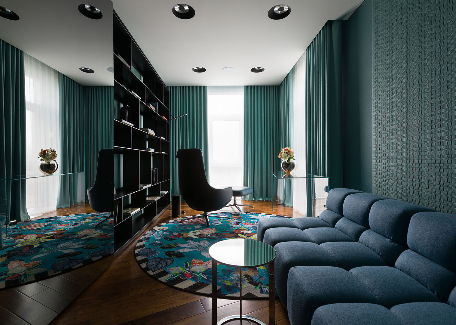 Color blocking by Yuri Zimenko or fashion apartments in KievThe Kiev interior designer homify Study/office Wood Wood effect