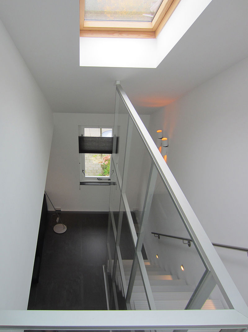 woonhuis // Amstelveen, Studio FLORIS Studio FLORIS Stairs Aluminium/Zinc