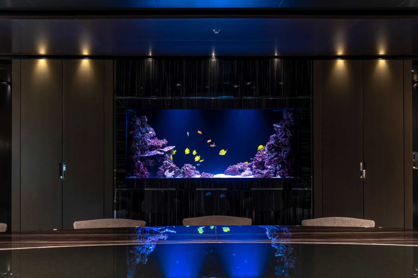 Acquario Marino, MELIK LUXURY Aquarium MELIK LUXURY Aquarium ミニマルデザインの ダイニング アクセサリー＆デコレーション