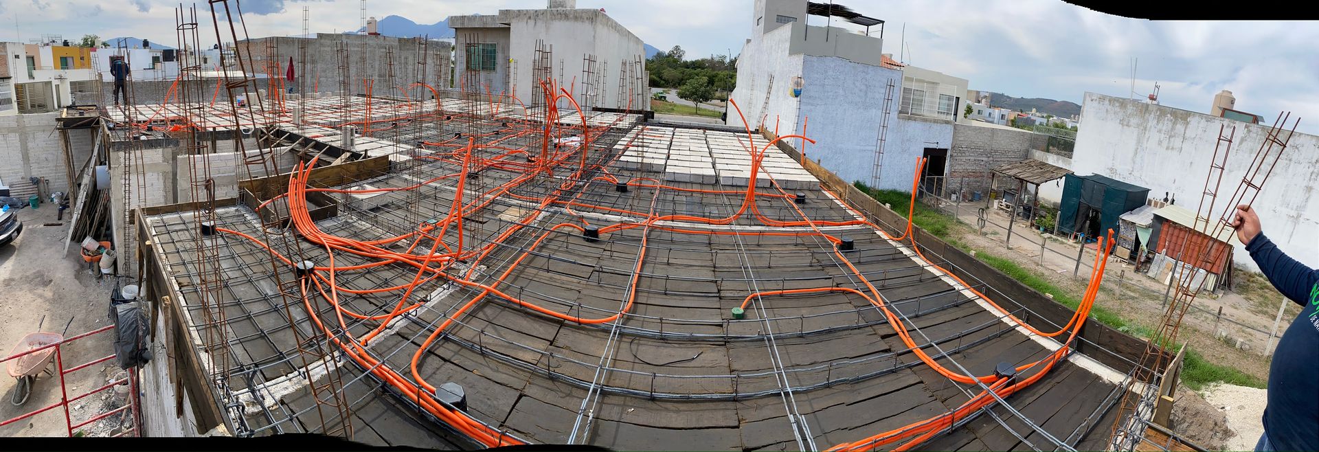 Enmanguerado para luces , contactos y antenas ENERGÍA RENOVABLE DE NAYARIT Casas clásicas