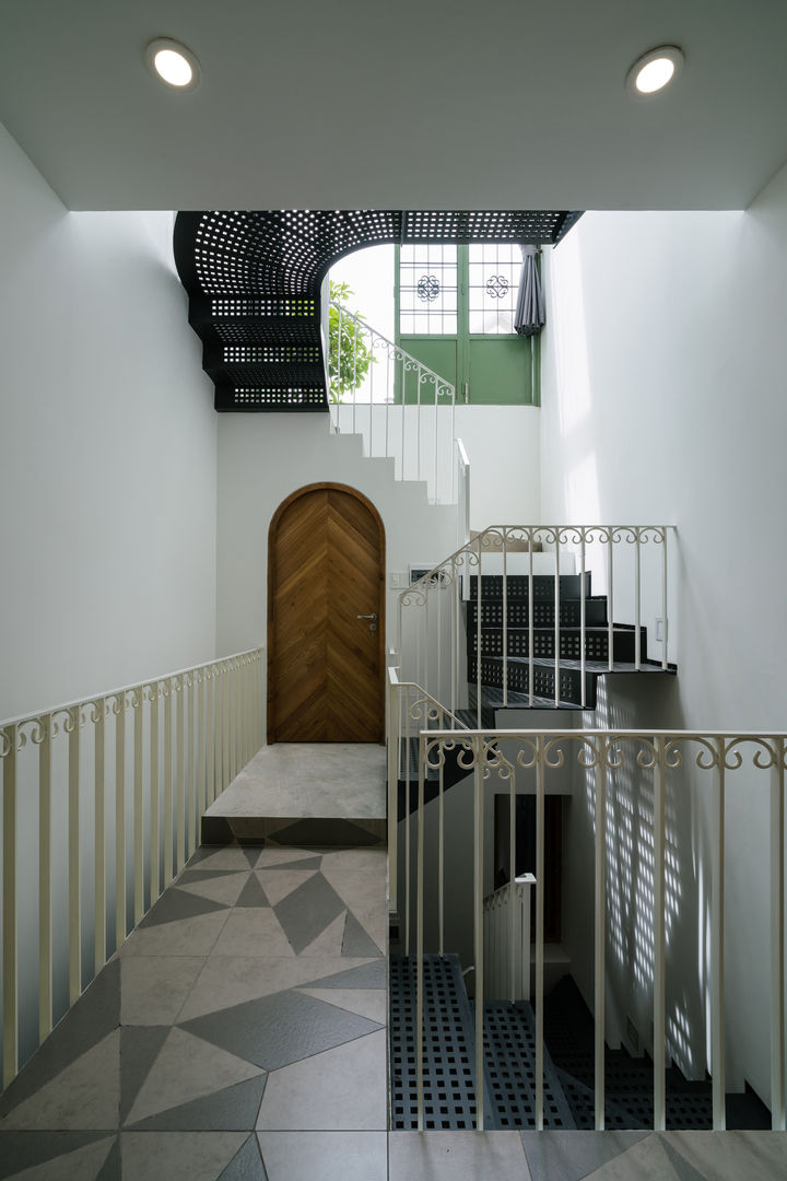 SHIFT houses, AD+ AD+ Escaleras