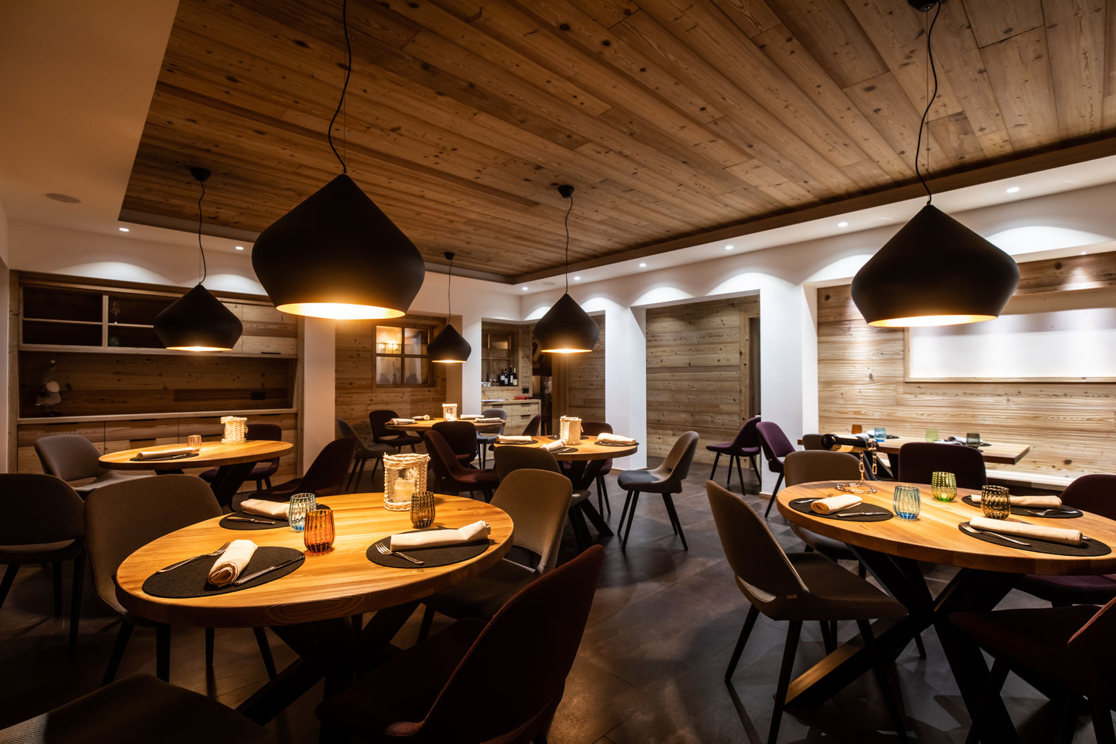 Il ristorante gourmet del Monaco Sport Hotel a Santo Stefano di Cadore (BL) , Roberto Pedi Fotografo Roberto Pedi Fotografo غرفة السفرة