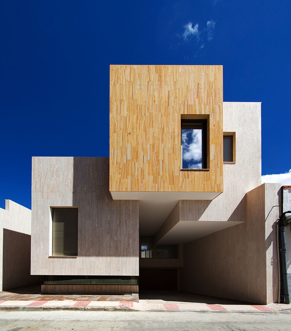 Espectacular vivienda unifamiliar moderna de diseño., OOIIO Arquitectura OOIIO Arquitectura Rumah tinggal Batu