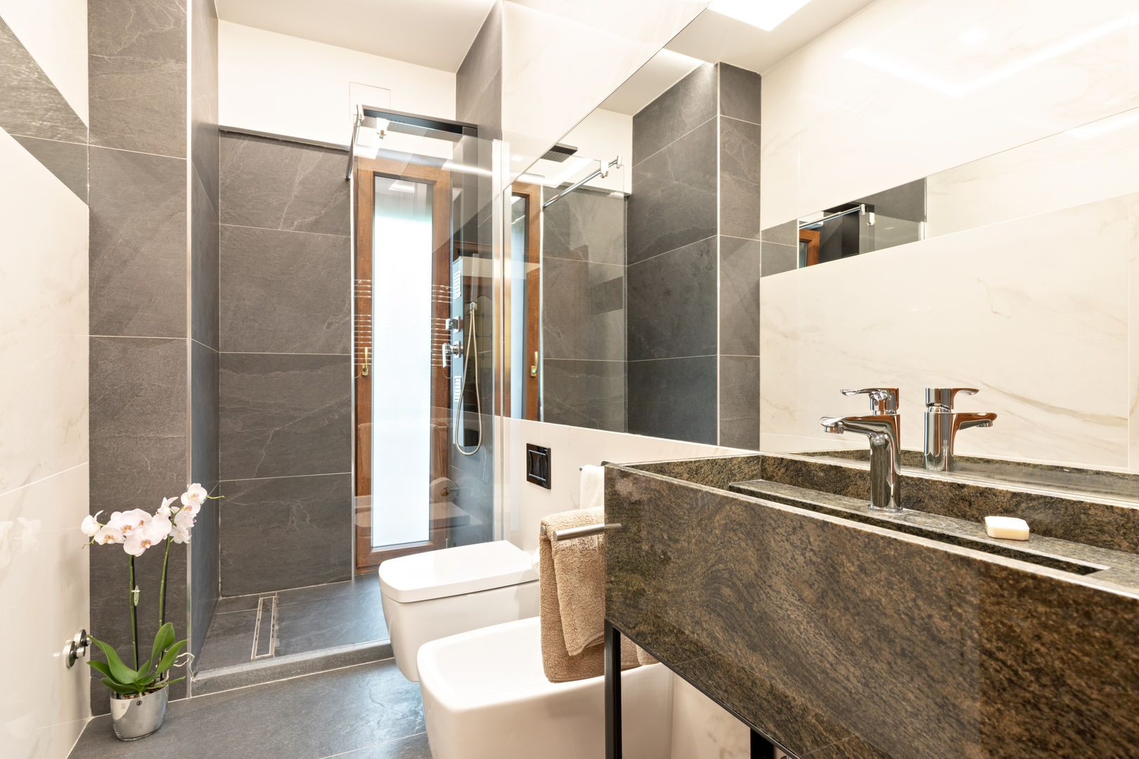 Casa vacanze Aurora - 90 MQ, Dr-Z Architects Dr-Z Architects Modern bathroom Marble