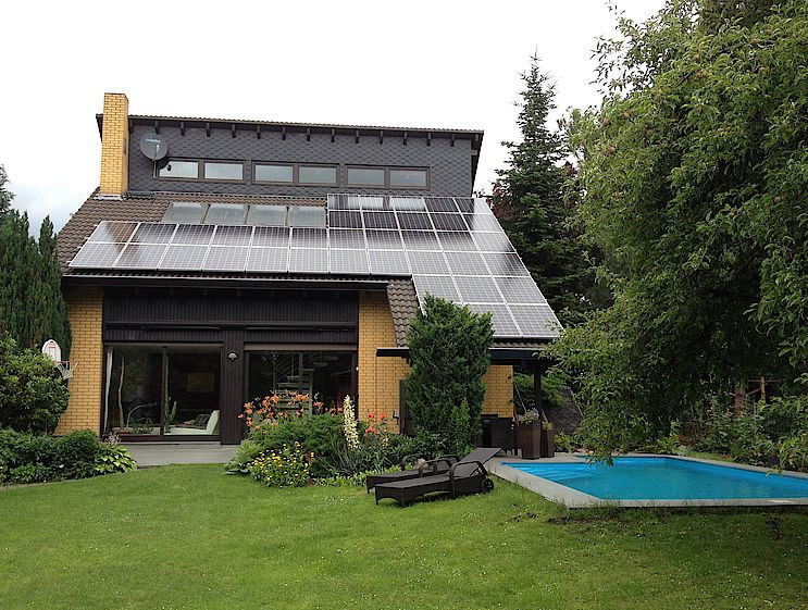 Photovoltaik-Anlage / Solaranlage, Solaranlage ONE GmbH Solaranlage ONE GmbH Gable roof