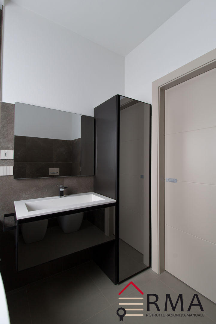 La raffinatezza accogliente racchiusa in un Bagno, RMA srl - Ristrutturazioni da ManuAle RMA srl - Ristrutturazioni da ManuAle Modern Bathroom