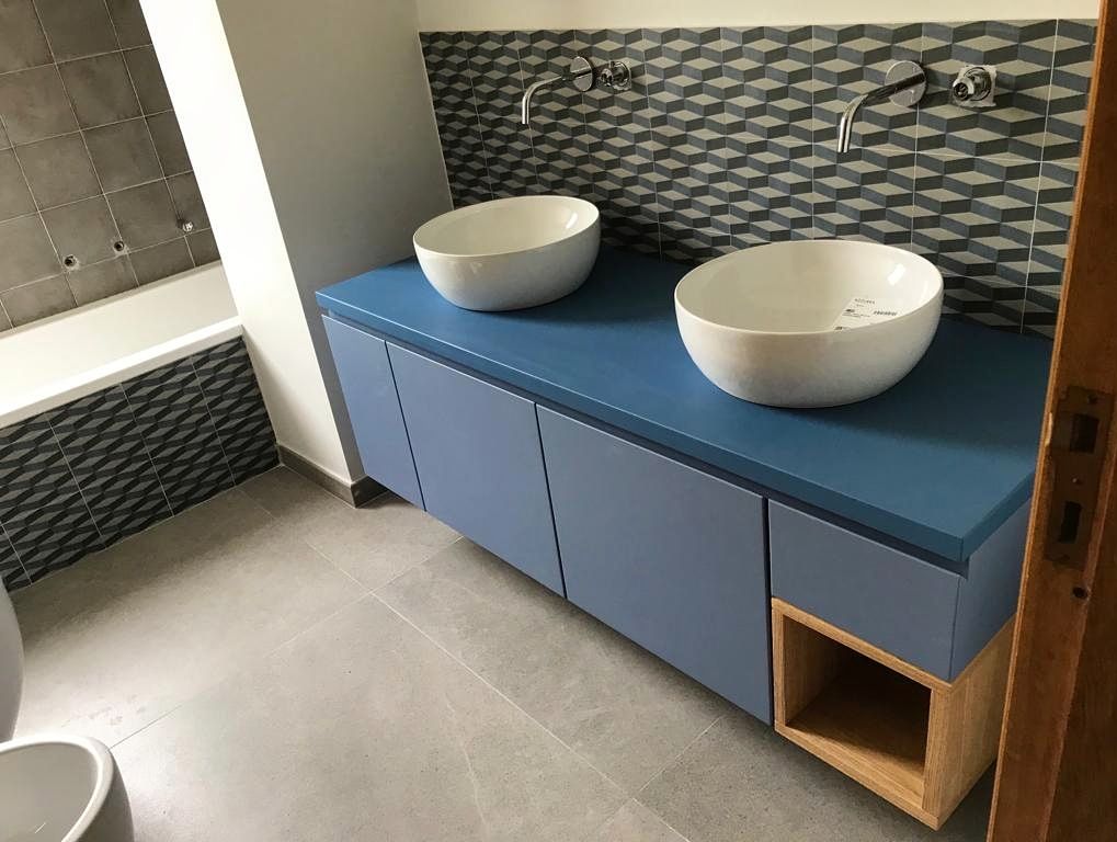 Mobile bagno sospeso, Lavorazione Artistica Legno s.r.l.s Lavorazione Artistica Legno s.r.l.s Kamar Mandi Modern MDF