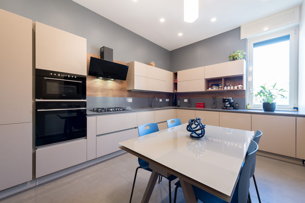 P+F House, Re-Built Studio Re-Built Studio Modern style kitchen