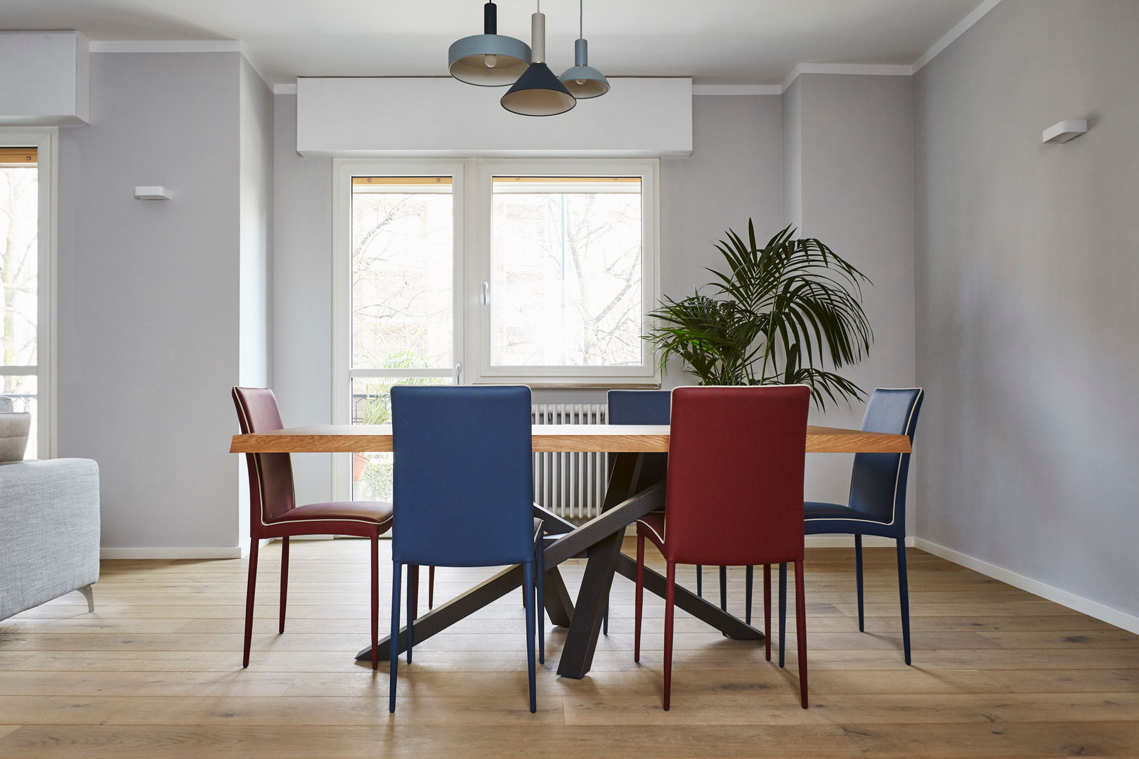 Blue house, 70 mq - Milano, Lascia la Scia S.n.c. Lascia la Scia S.n.c. Modern dining room Wood Wood effect Tables